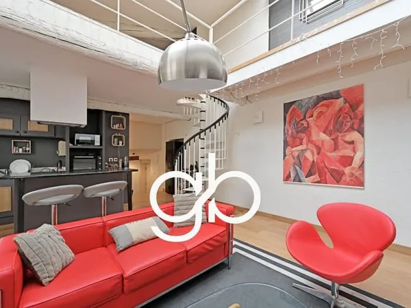 Superbe Duplex Atypique avec Verrière Hyper-Centre Nîmes (