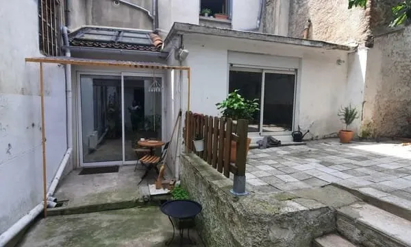 Bâtiment 234 m²