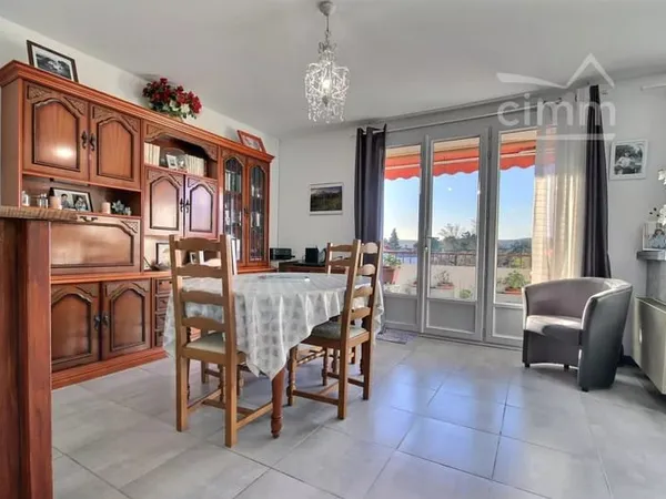 À VENDRE MONTÉLIMAR - APPARTEMENT T3 + BALCON + CAVE + GARAGE