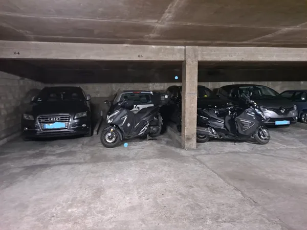 Parking 15 m²