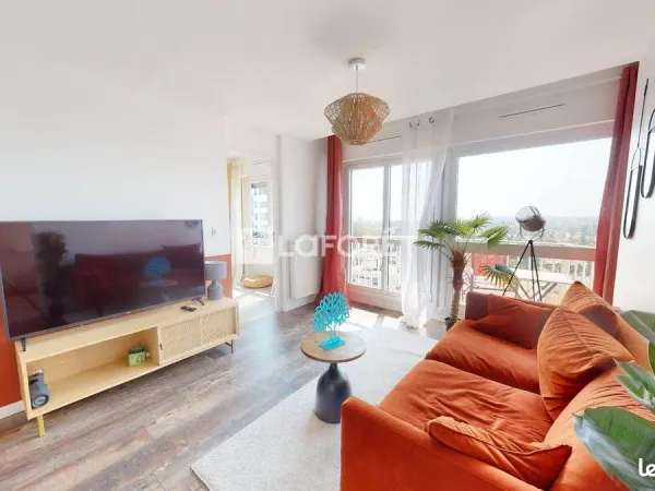 Appartement 1 pièce 77 m²