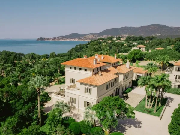 Villa Oud Absolu, La Croix-Valmer, avec hélisurface