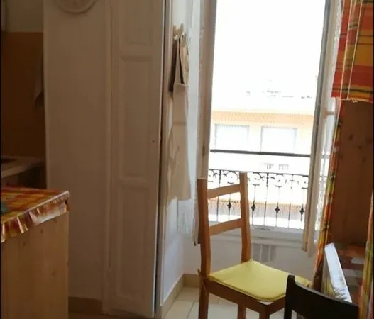 Chambre meublée avec balcon privatif