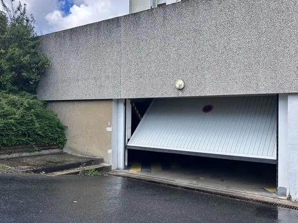 Parking JOUE LES TOURS