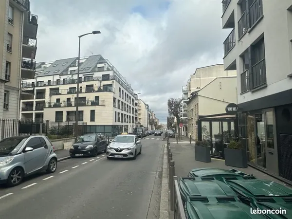 Boutique 82 m² ROSNY SOUS BOIS