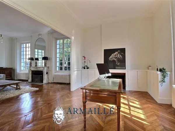 Maison 10 pièces 400 m²