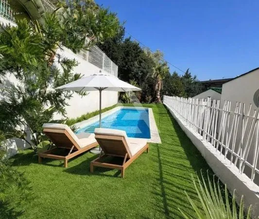 Villa 5 pièces 143 m²