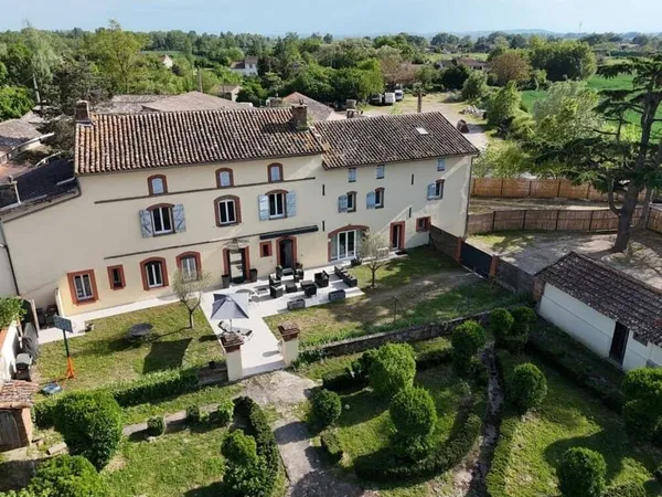 Maison 7 pièces 321 m²