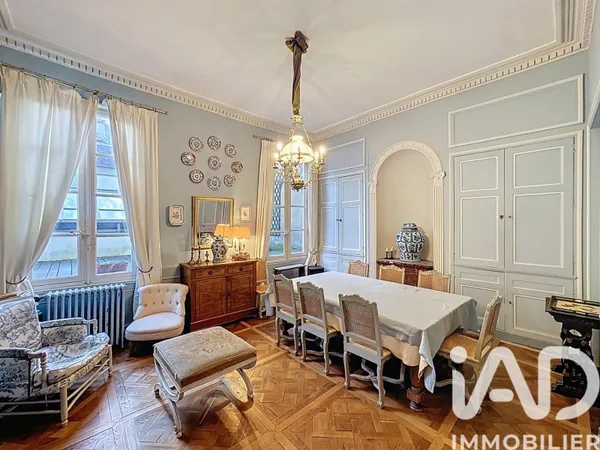 Appartement 8 pièces 260 m²