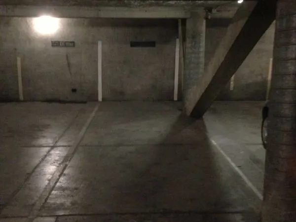 Place de Parking Marseille 6 angle rue Breteuil/Bd Vauban
