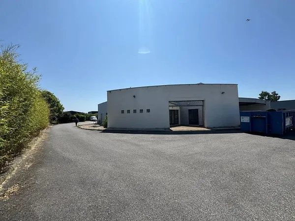 Local mixte entrepôt / bureaux SUD-OUEST TOULOUSE 692 m2
