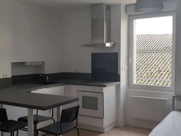 Beau Studio meublé CHALON