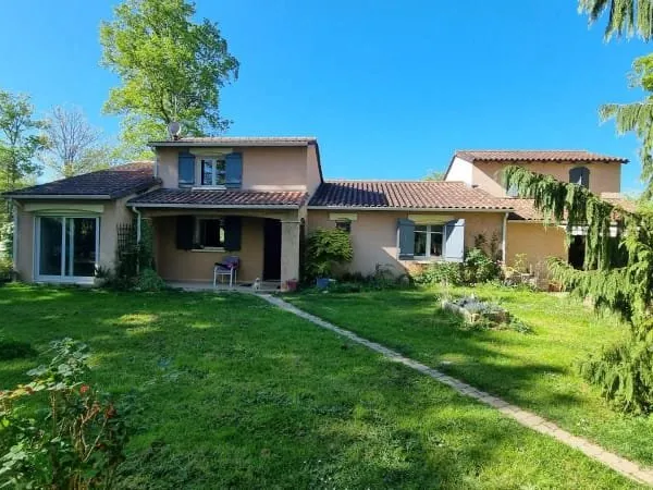 Maison 8 pièces 227 m²