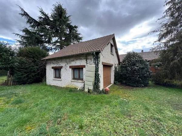Terrain à bâtir de 317 m2 + dépendance (garage) de 40 m2 à rénover - Limetz-Villez 78270