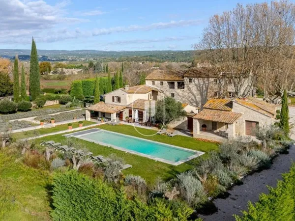 Propriété d'exception à vendre à Ménerbes