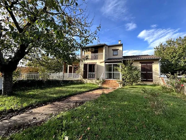 A VENDRE MAISON T4 + GRAND GARAGE + JARDIN