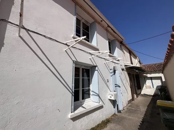 Maison en pierre de 3 pièces principales