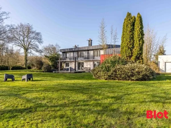 A vendre Blot immobilier maison sur Pacé 7 chambres - 220m2 - 4740m² de terrain