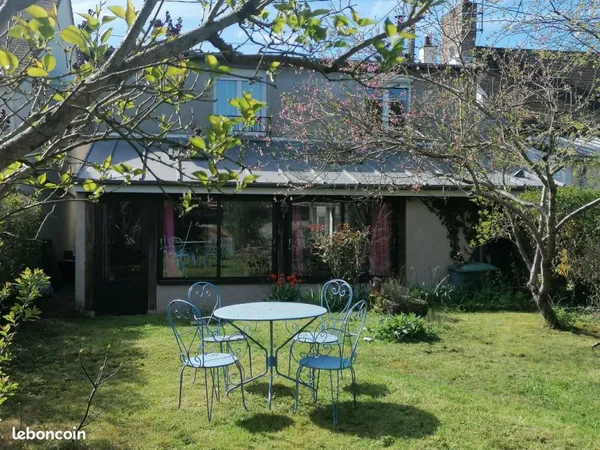 Maison . 6 pièces . 120 m2