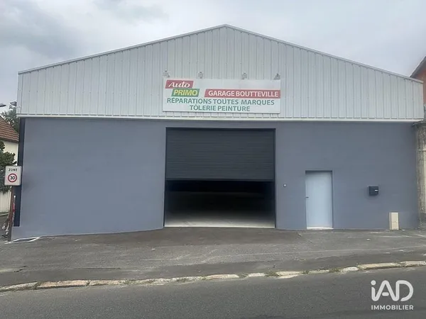 Immeuble commercial 457 m²