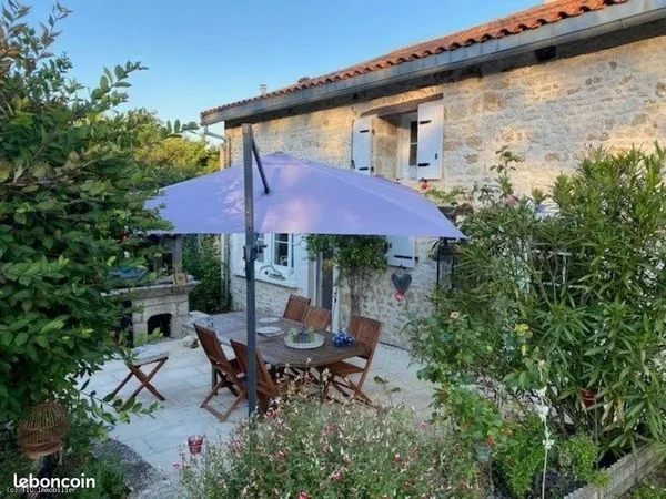 Charmante Maison en Pierre Rénovée dans un Cadre Champêtre et Paisible, Montjean