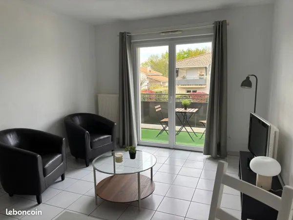 T2 meublé avec balcon et parking - Résidence sécurisée