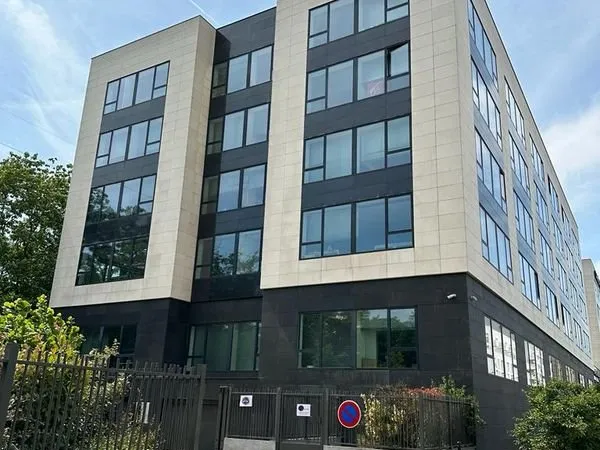 Bureaux professionnels lumineux