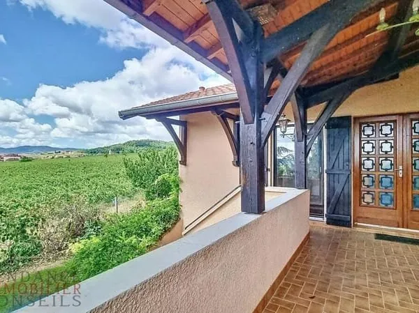 Maison de plain-pied 8 pièces 210 m²