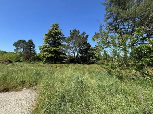 Terrain à bâtir de 600 m² à ARBANATS (33)