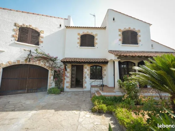 OPPORTUNITÉ - Grande villa familiale 224 m² - 6 chambres - Terrain 618 m² - Lunel