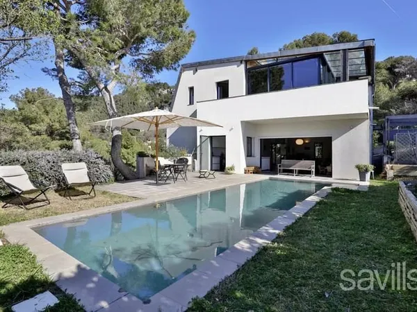 Villa d'architecte au calme absolu