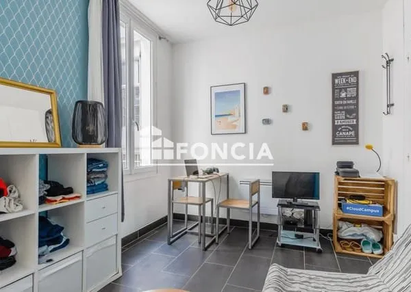 LES SABLES D'OLONNE - REMBLAI ET GRANDE PLAGE - Appartement T1 dans immeuble de caractère face à l'o