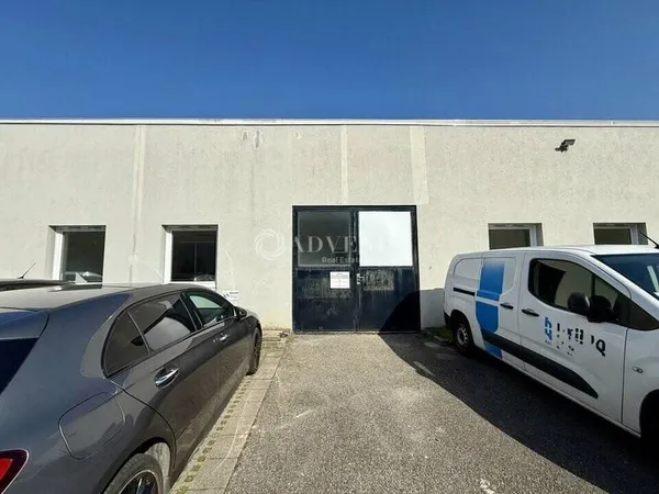 Local d'activité 335 m²