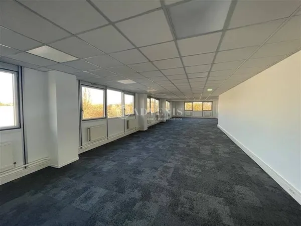 Bureaux 1 pièce 348 m²