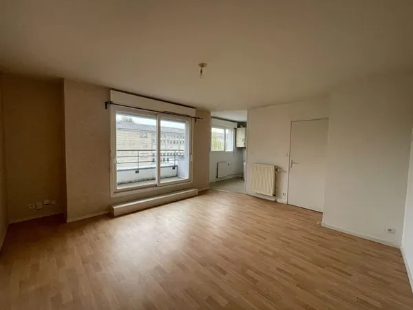 A LOUER - TYPE 2 avec garage et parking