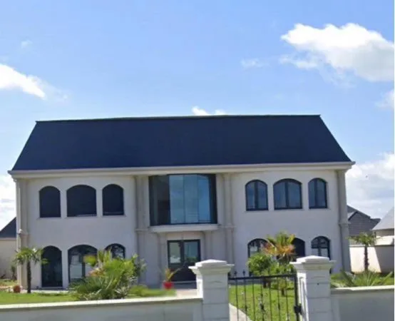 Villa 360 m2 -9 pièces chambres dont 2 aux RDC +2em étage 160 m2 aménageables- terrain 1757 m2