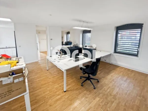 Local commercial 90 m²