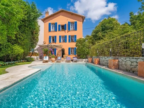 Maison 4 pièces 220 m²