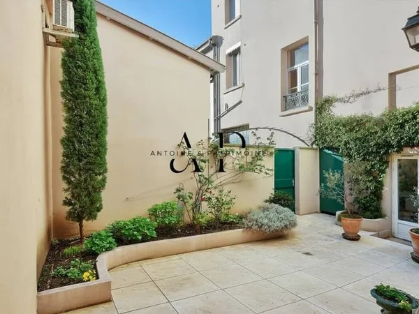 Duplex 8 pièces 253 m²