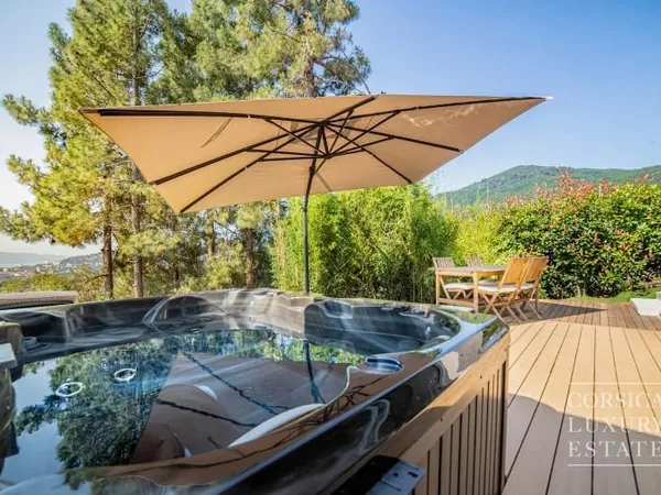 Villa 6 pièces 200 m²