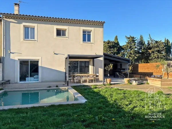 Maison 3 chambres 122m2 sur terrain de 465m2 avec piscine