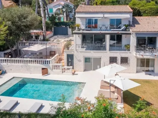 CAP D'ANTIBES - VILLA RENOVEE VUE MER - 6 CHAMBRES