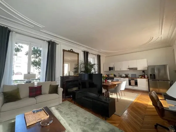 A VENDRE - À VENDRE - Superbe Appartement avec Grande Terrasse a