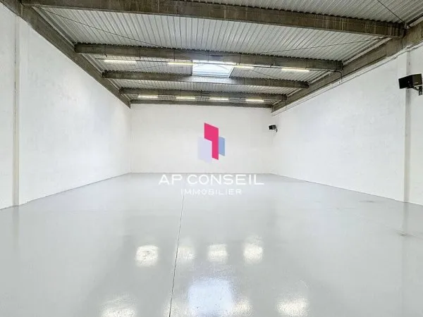 Local d'activité 1312 m²