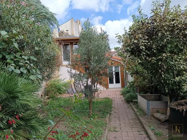MAISON VILLE de 164 m2 , 4 Chambres, possibilité 5, Sans gar