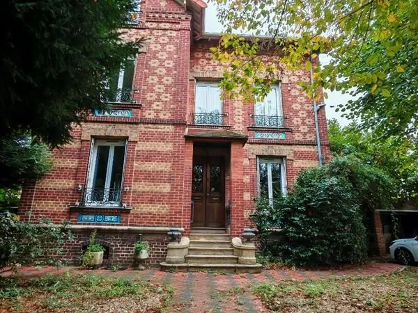 Maison 8 pièces 180 m²
