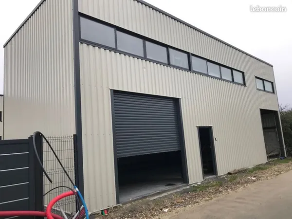 Entrepôt 160 m²