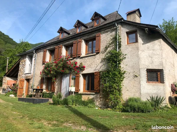 A vendre maison de montagne en pierre en plein coeur du Hameau d'Autrech - 09800 St Lary en Couseran