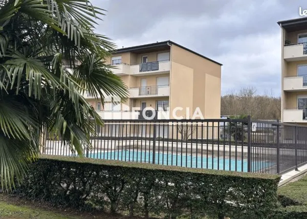 Appartement en rez-de-chaussé avec balcon de 13m2