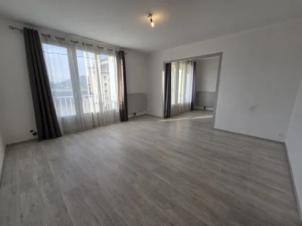 Appartement lumineux au 3ème et dernier étage d'une résidence sécurisée avec ascenseur